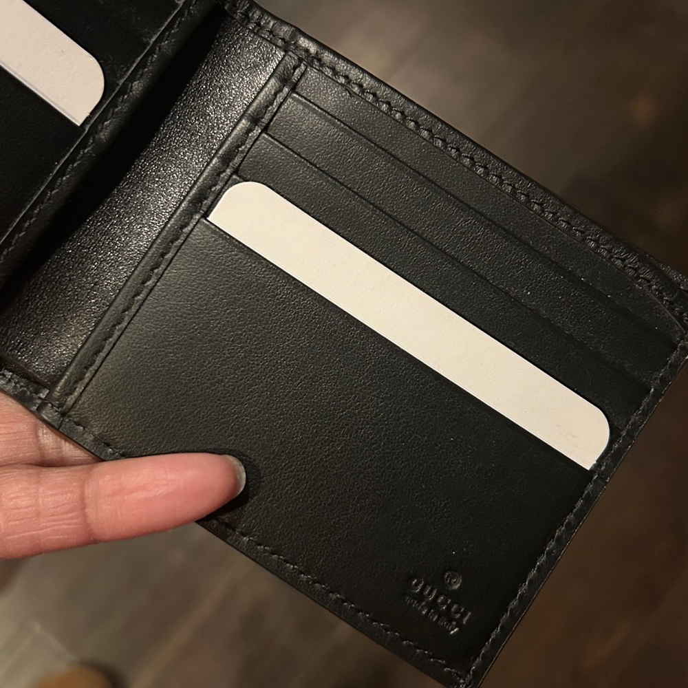New👀Gucci Black Leather Card Holder with Gold Logo🥳🥳❌❌ - Picture 3 of 6